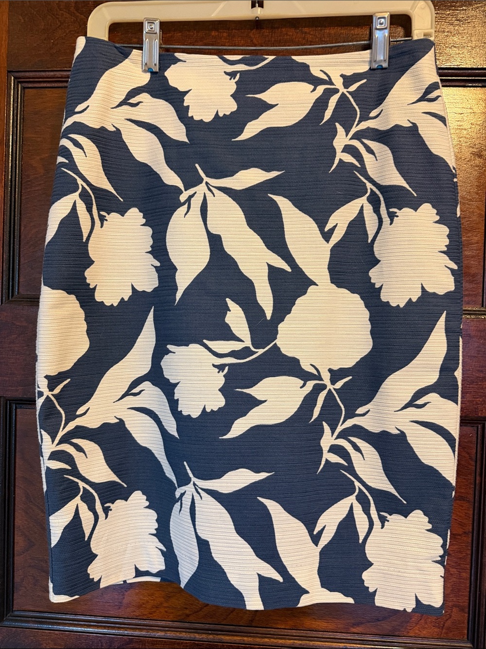 Ann Taylor Factory Navy and White Floral Pencil Skirt